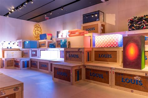 louis vuitton 200 trunks exhibition|louis vuitton show.